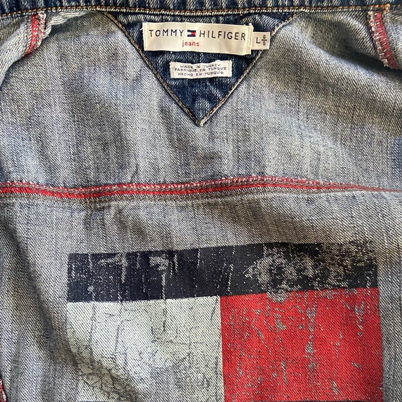 Distressed Tommy Hilfiger Cropped Denim Jacket - Picture 5 of 8